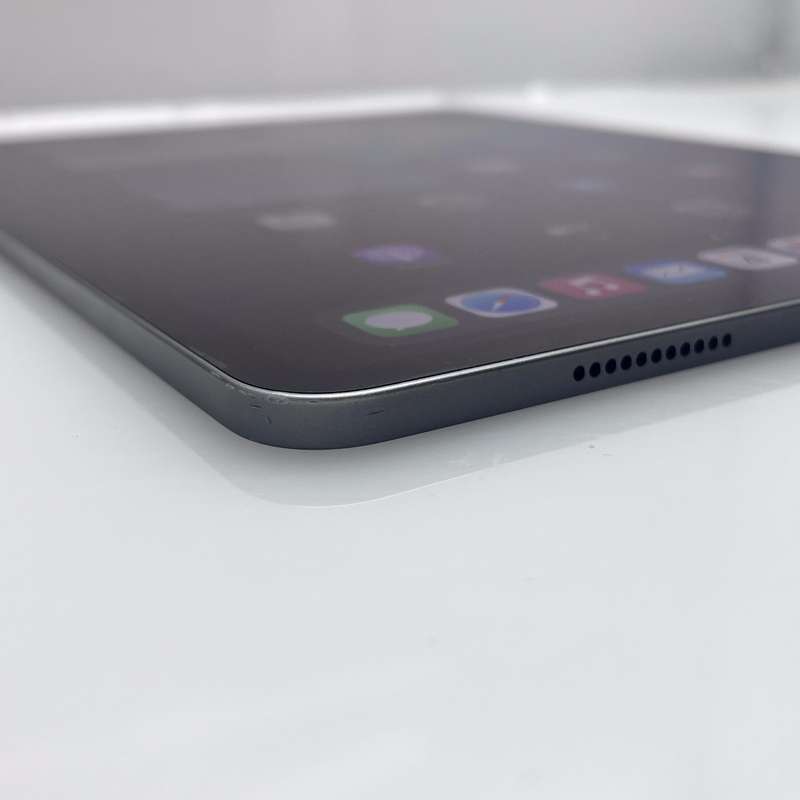 iPad Pro 11-Inch  3rd Gen 128GB (Wifi Only) Cracked Screen Space Grey