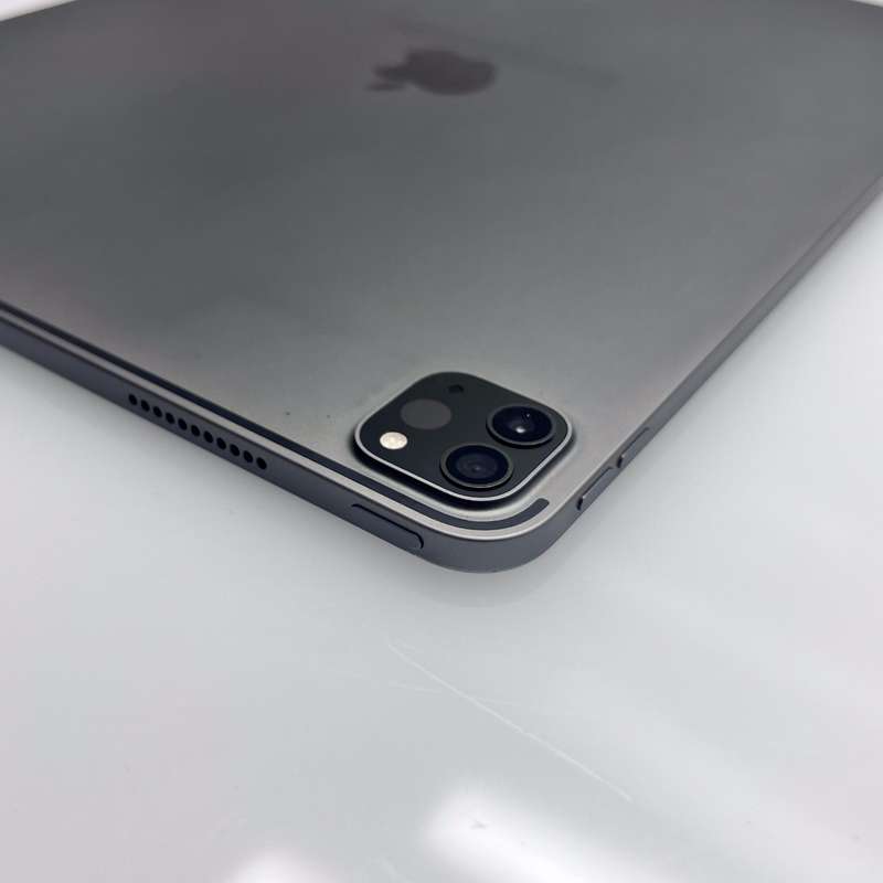 iPad Pro 12.9-Inch 5th Gen 256GB (Wifi Only) Cracked Screen Space Grey