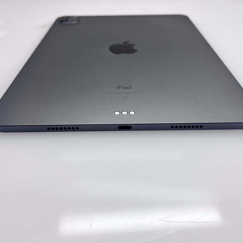 iPad Pro 12.9-Inch 5th Gen 256GB (Wifi Only) Cracked Screen Space Grey