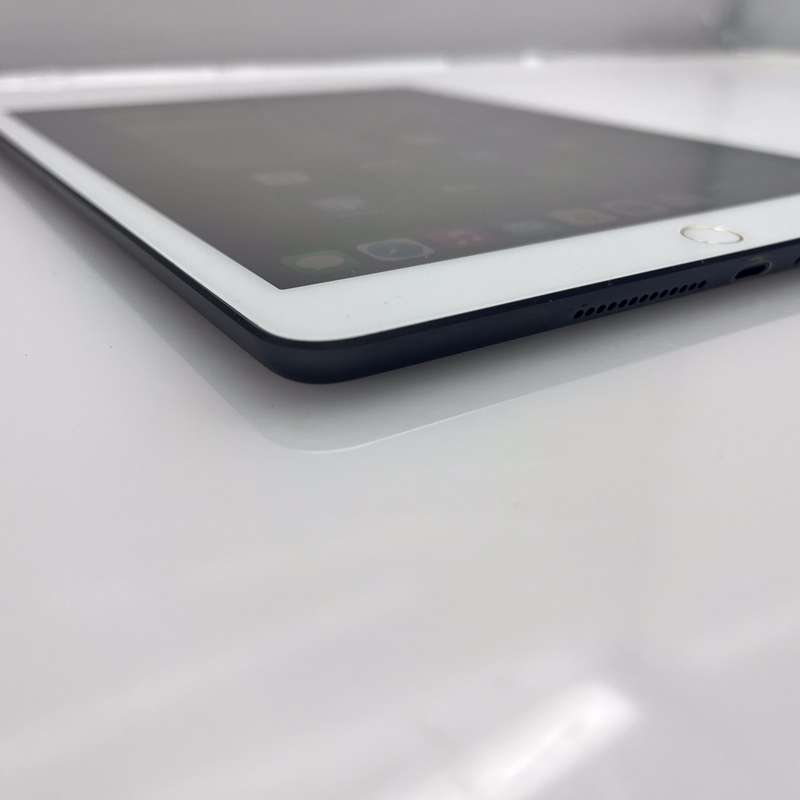 iPad 10.2" 8th Gen 32GB (Wifi Only) No Touch ID Space Grey