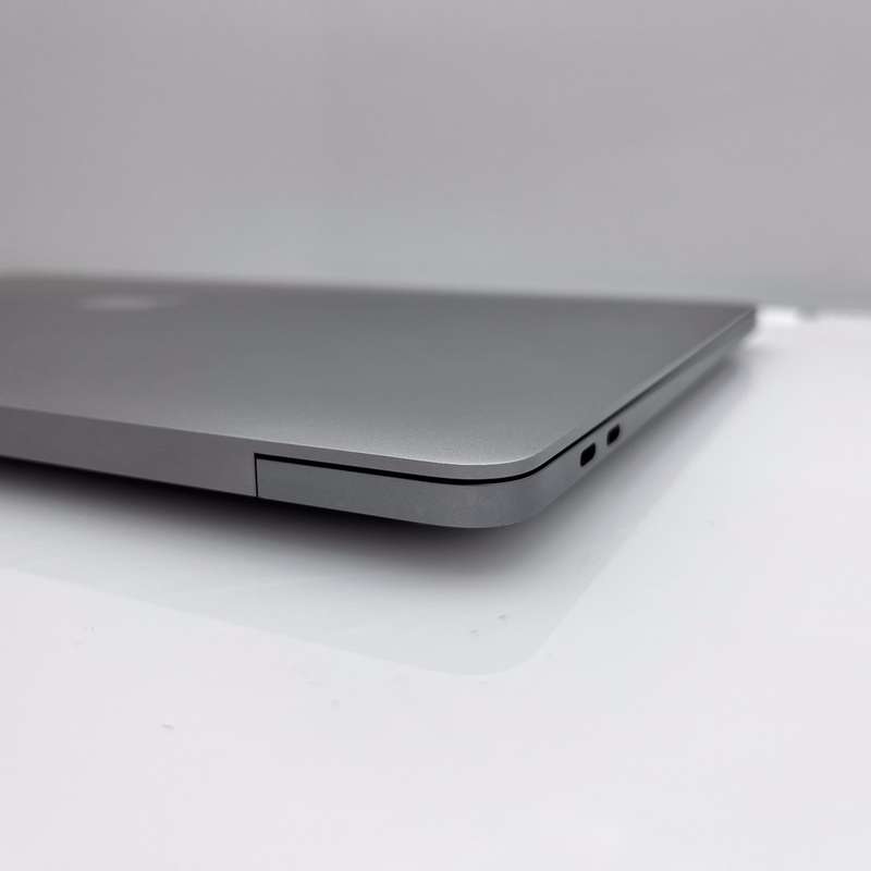 Apple MacBook Pro 16" Core i9 16GB 1TB SSD Silver No Touch Bar (6-Month Warranty)