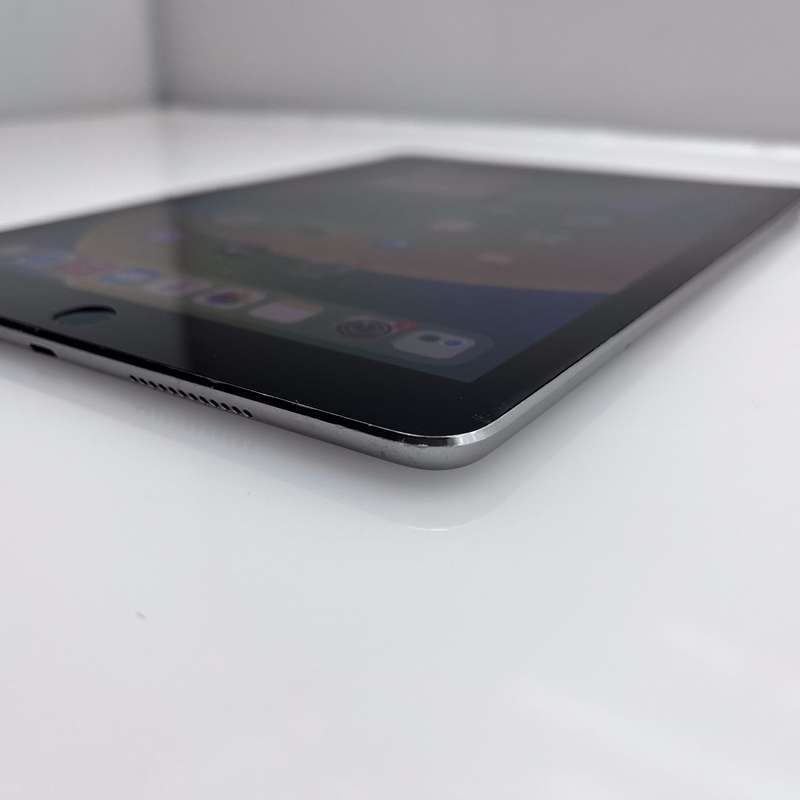 iPad Pro 9.7" 1st Gen (Wifi/Cellular) 128GB Space Grey