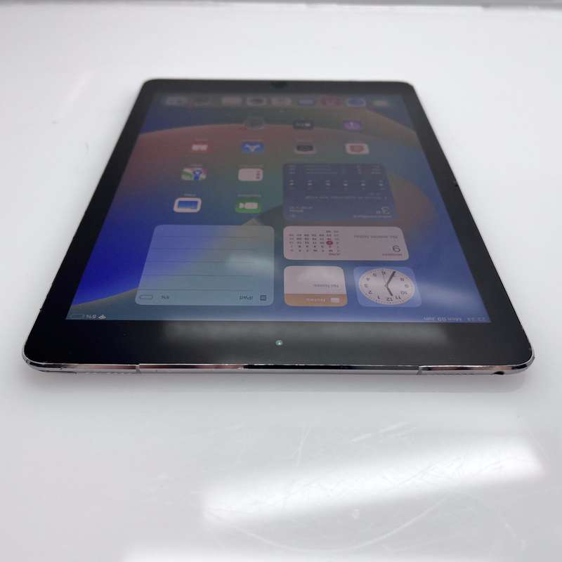 iPad Pro 9.7" 1st Gen (Wifi/Cellular) 128GB Space Grey