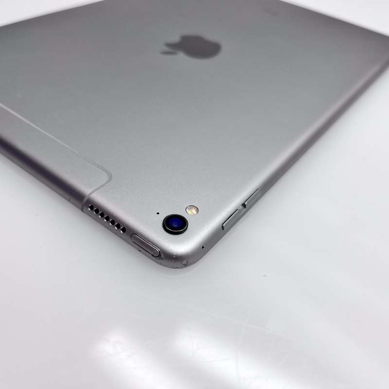 iPad Pro 9.7" 1st Gen (Wifi/Cellular) 128GB Space Grey