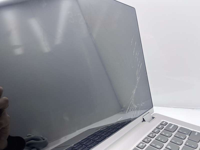Lenovo IdeaPad "Core i3" C340-14IML 12GB RAM 256GB SSD Cracked Screen Silver