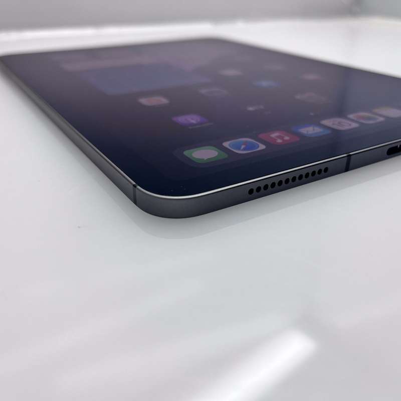 iPad Air 5th Gen M1 (Wifi/Cellular) 256GB Space Grey (6 Month Warranty)