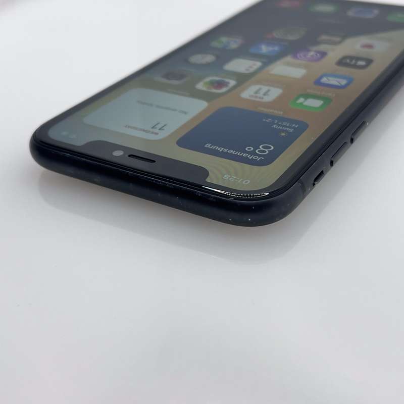 iPhone 11 64GB Black (6 Month Warranty)