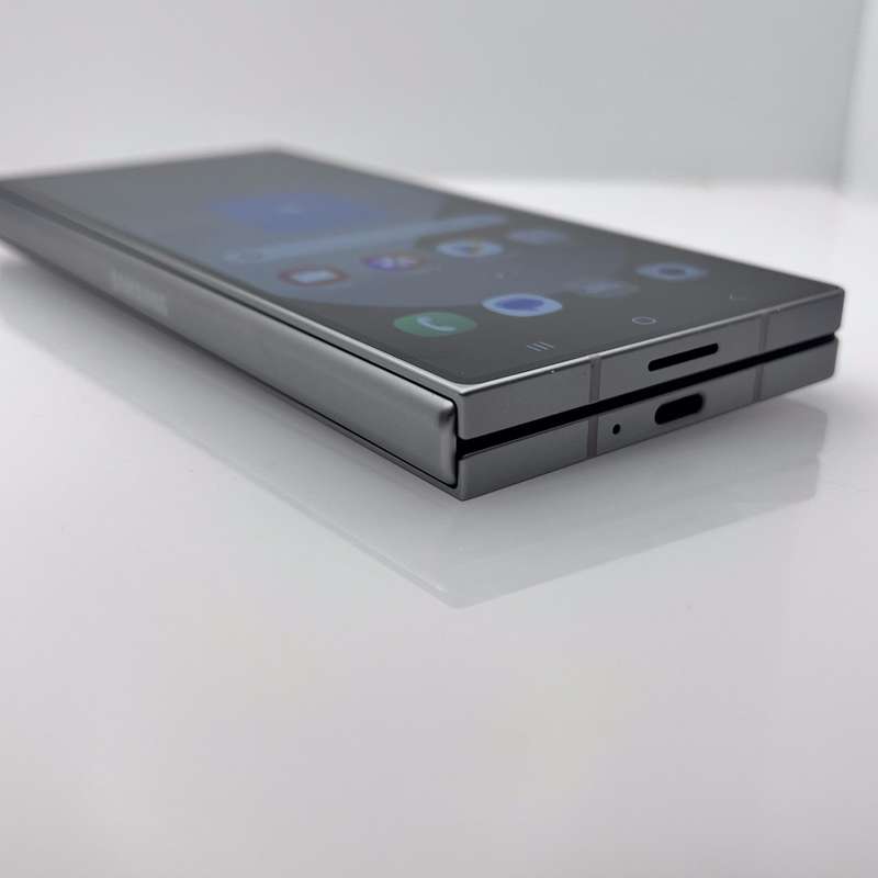 Samsung Galaxy Z Fold 6 Dual Sim 256GB Silver (12 Month Warranty) - Mint Condition