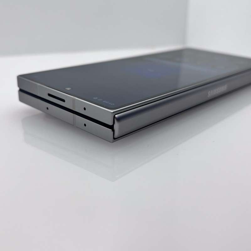 Samsung Galaxy Z Fold 6 Dual Sim 256GB Silver (12 Month Warranty) - Mint Condition