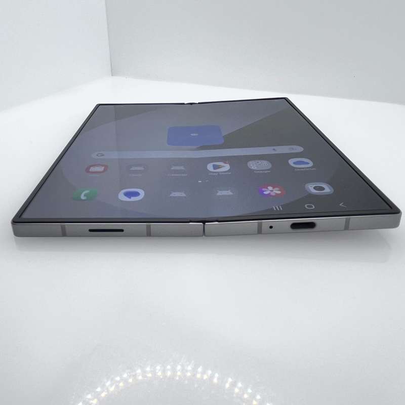 Samsung Galaxy Z Fold 6 Dual Sim 256GB Silver (12 Month Warranty) - Mint Condition
