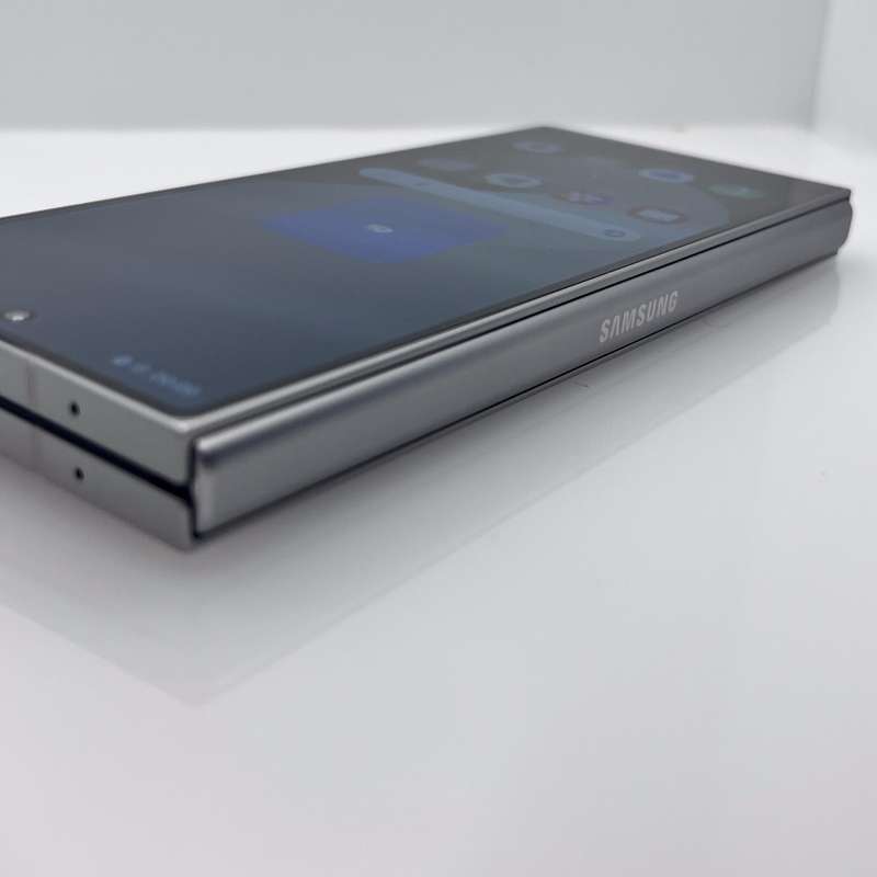 Samsung Galaxy Z Fold 6 Dual Sim 256GB Silver (12 Month Warranty) - Mint Condition