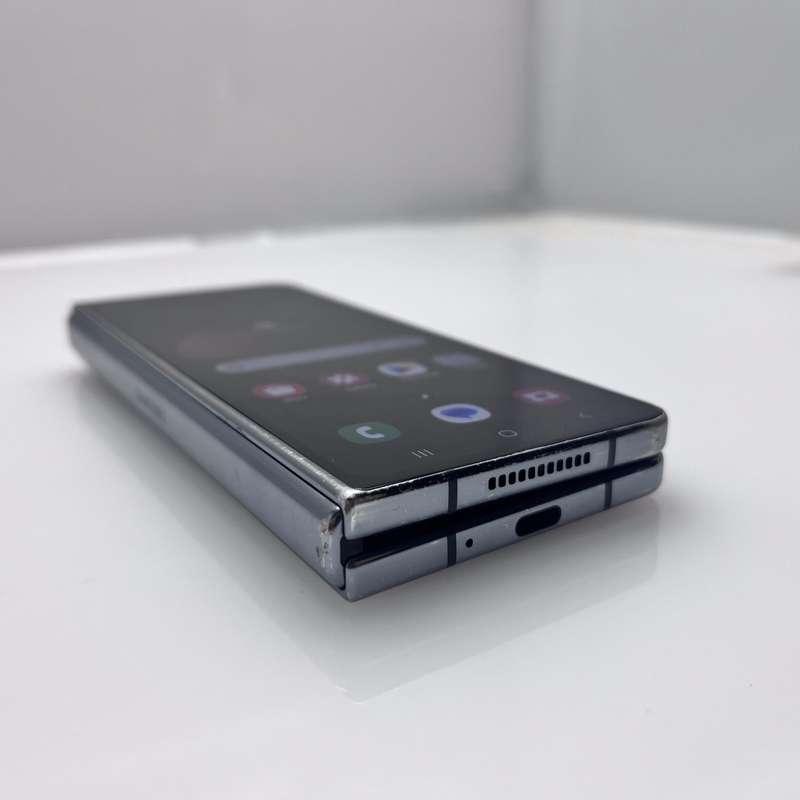 Samsung Galaxy Z Fold 4 Screen Damage GreenGrey