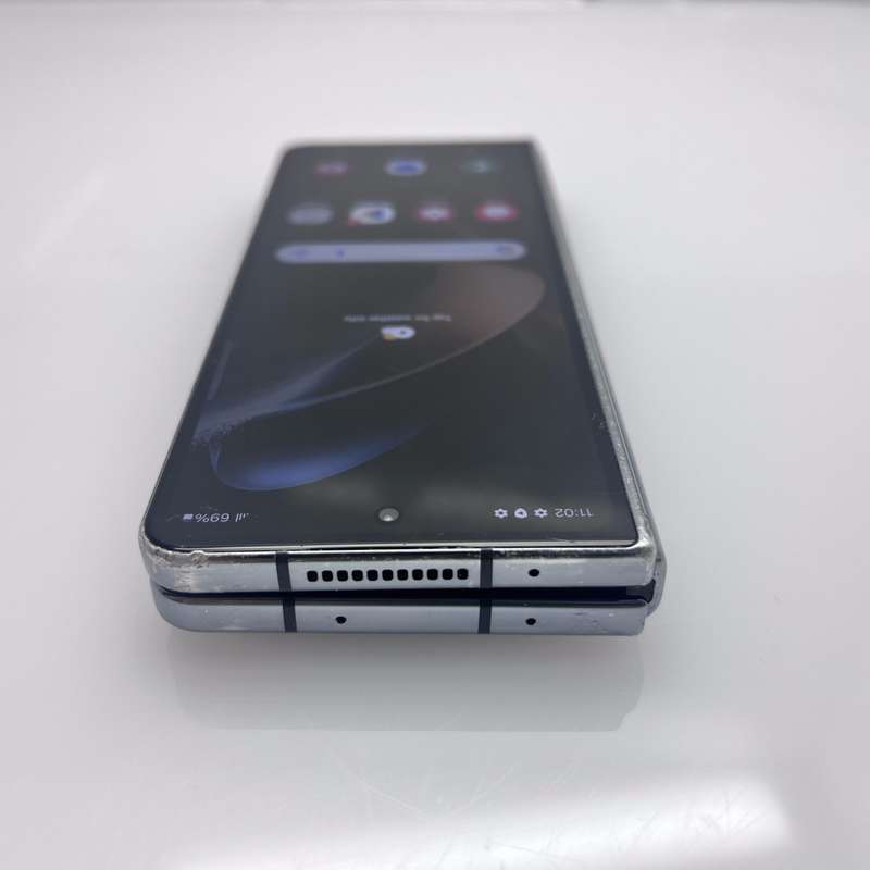 Samsung Galaxy Z Fold 4 Screen Damage GreenGrey