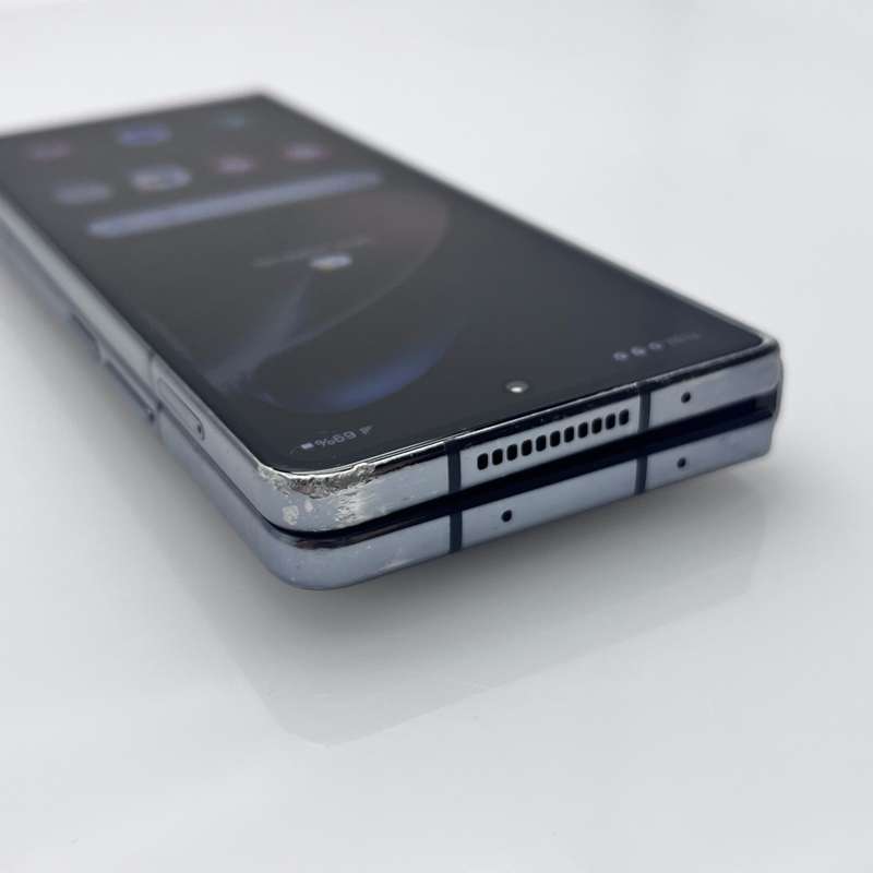 Samsung Galaxy Z Fold 4 Screen Damage GreenGrey