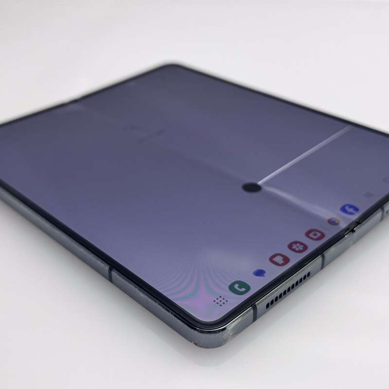 Samsung Galaxy Z Fold 4 Screen Damage GreenGrey