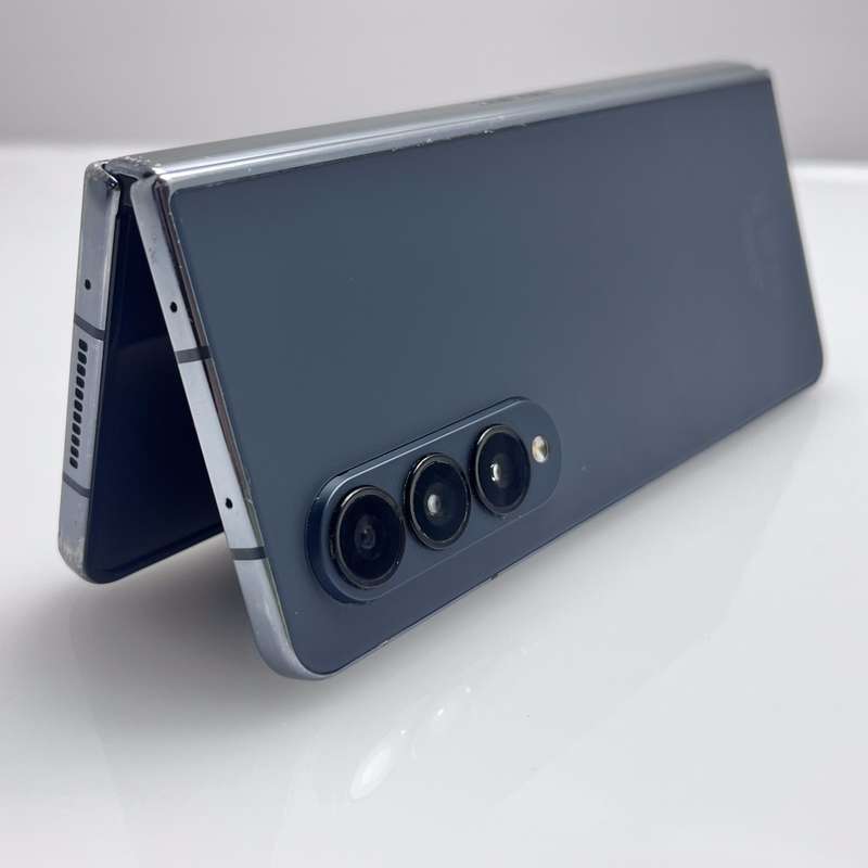 Samsung Galaxy Z Fold 4 Screen Damage GreenGrey