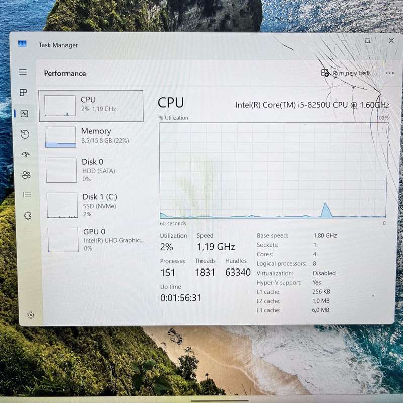HP Pavillion 15-cr001 ni 16GB RAM 256GB SSD and 1TB HHD Cracked Screen Silver
