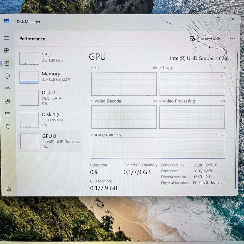 HP Pavillion 15-cr001 ni 16GB RAM 256GB SSD and 1TB HHD Cracked Screen Silver