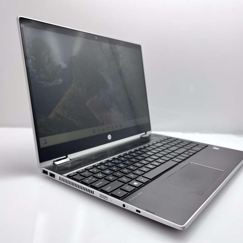 HP Pavillion 15-cr001 ni 16GB RAM 256GB SSD and 1TB HHD Cracked Screen Silver