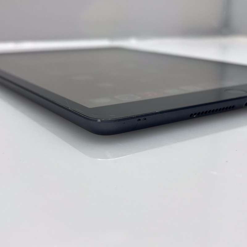 iPad 10.2" 8th Gen 128GB (Wifi Only) No Touch ID | Bent Casing Space Grey (3 Month Warranty)