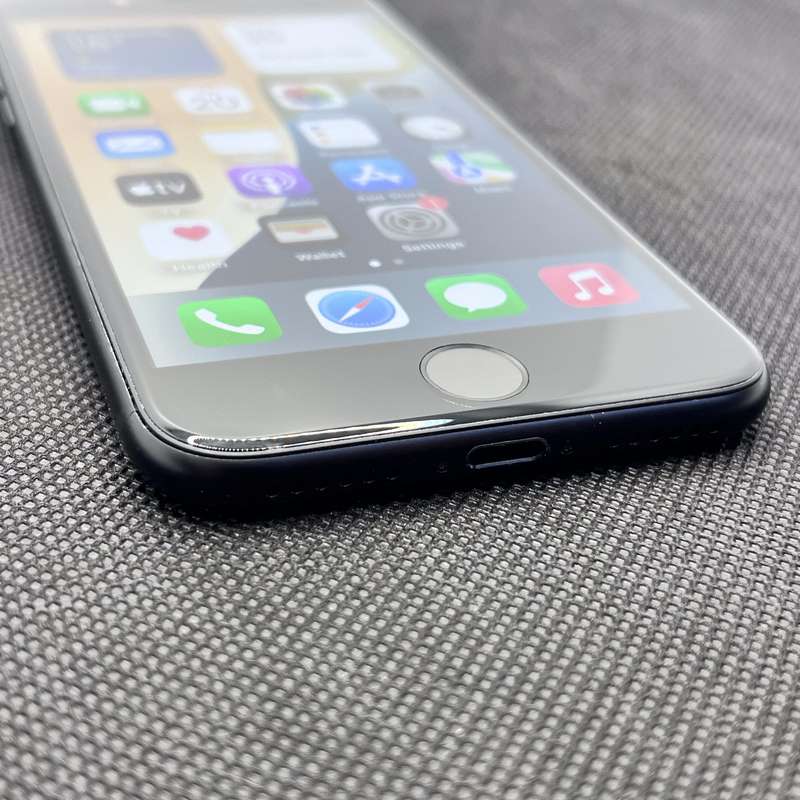 Apple iPhone SE (2020) 64GB Black (3 Month Warranty)