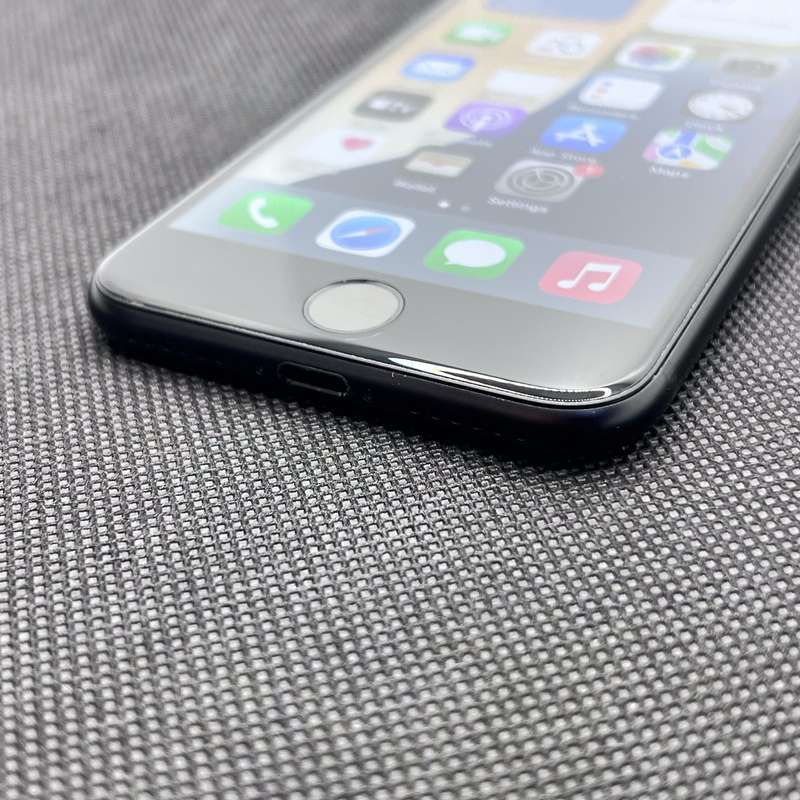Apple iPhone SE (2020) 64GB Black (3 Month Warranty)