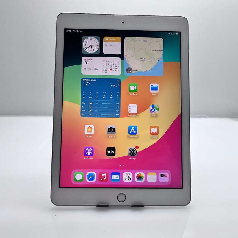 Apple iPad 9.7" 6th Gen 32GB (Wifi/Cellular) No Touch ID Space Grey