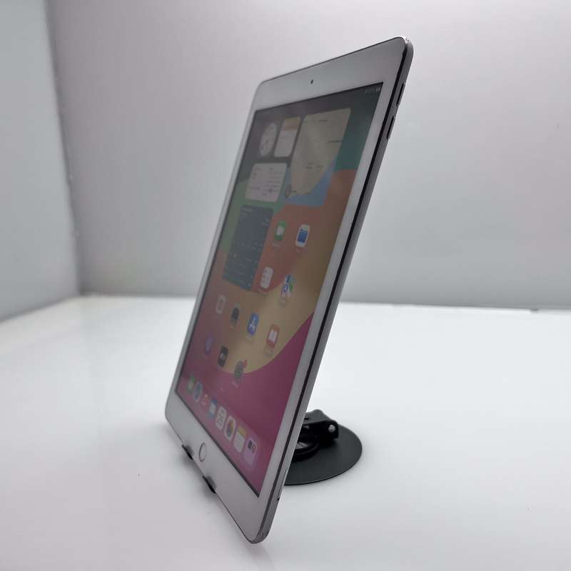 Apple iPad 9.7" 6th Gen 32GB (Wifi/Cellular) No Touch ID Space Grey