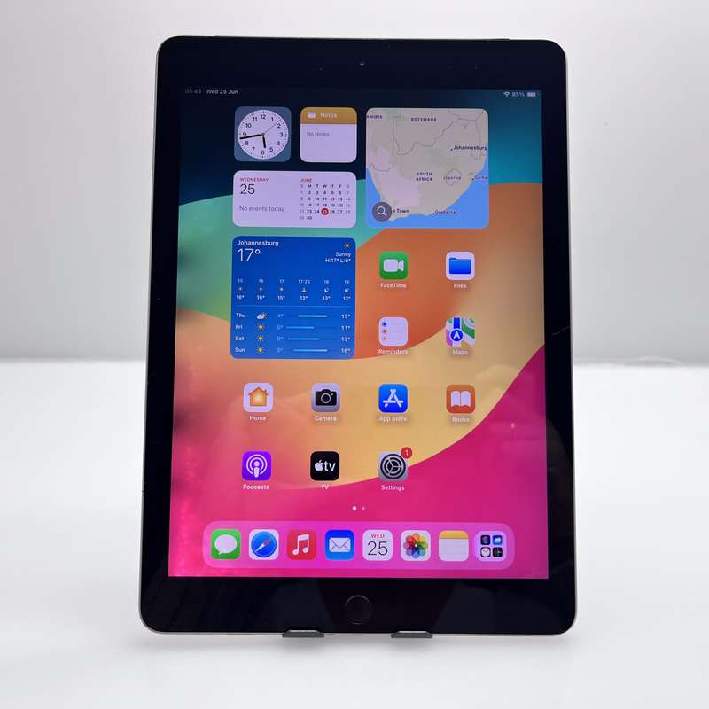 Apple iPad 9.7" 6th Gen 128GB (Wifi/Cellular) Screen Damage Grey