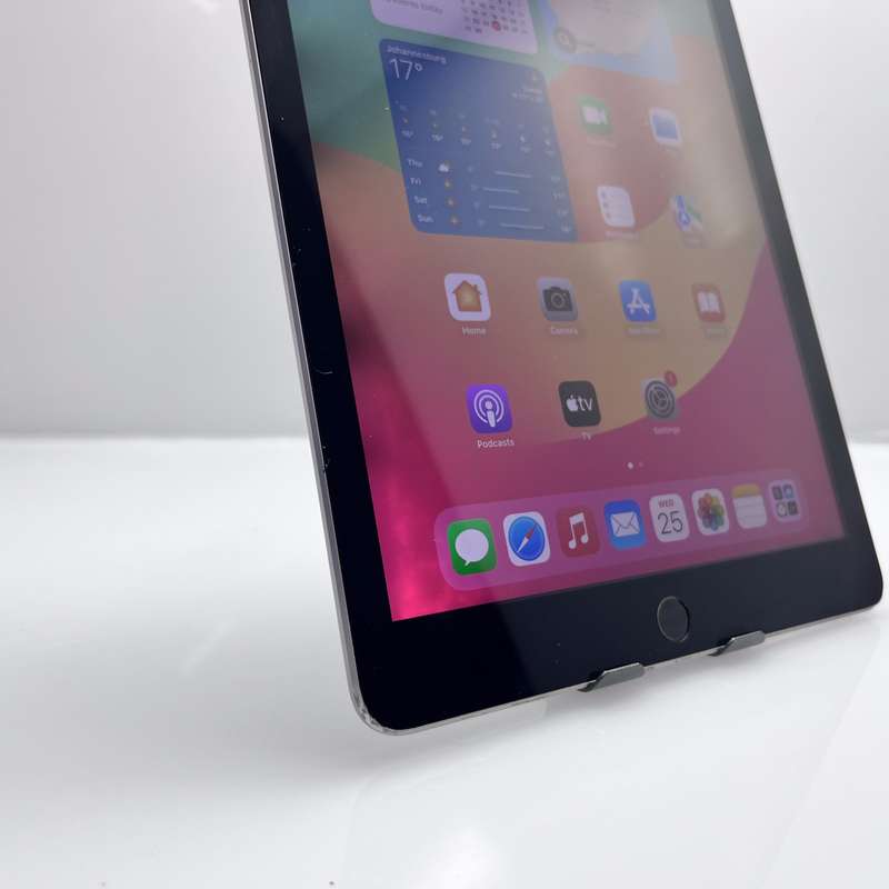 Apple iPad 9.7" 6th Gen 128GB (Wifi/Cellular) Screen Damage Grey