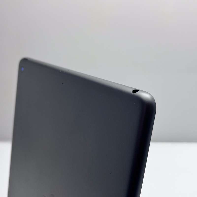 Apple iPad 10.2" 9th Gen 64GB (Wifi/Cellular) Space Grey - No Touch ID, Bright Spot