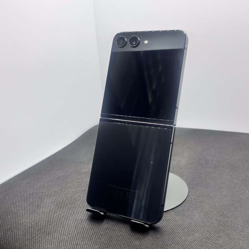 Samsung Galaxy Z Flip 5 256GB Graphite (6 Month Warranty)
