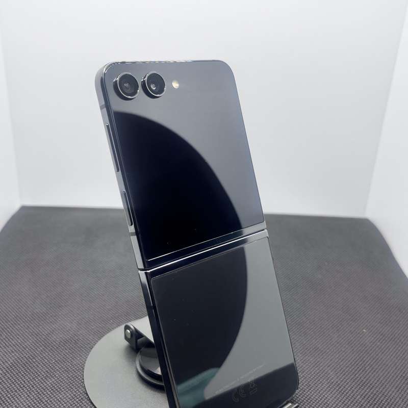 Samsung Galaxy Z Flip 5 256GB Graphite (6 Month Warranty)