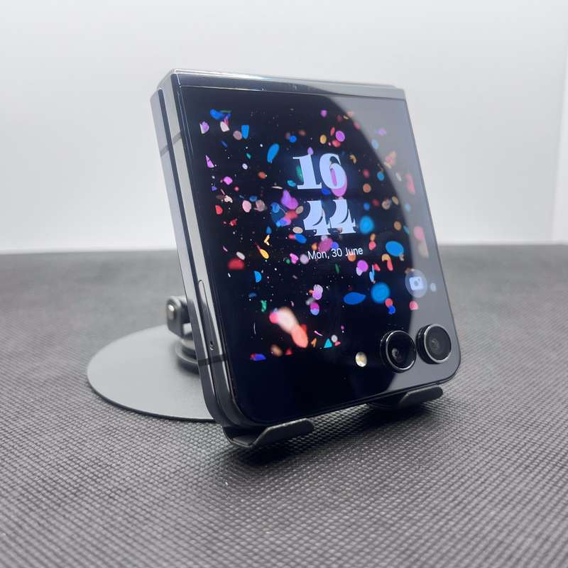 Samsung Galaxy Z Flip 5 256GB Graphite (6 Month Warranty)