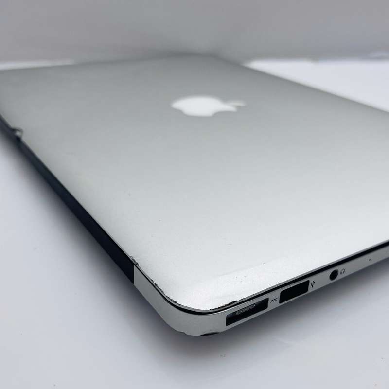 Apple MacBook Air 13-inch Core i5 1.6GHz (Early 2015) 8GB RAM 128GB SDD Silver