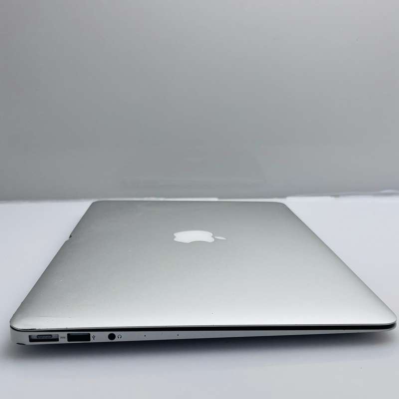 Apple MacBook Air 13-inch Core i5 1.6GHz (Early 2015) 8GB RAM 128GB SDD Silver