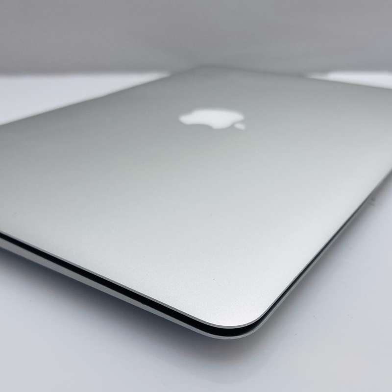 Apple MacBook Air 13-inch Core i5 1.6GHz (Early 2015) 8GB RAM 128GB SDD Silver