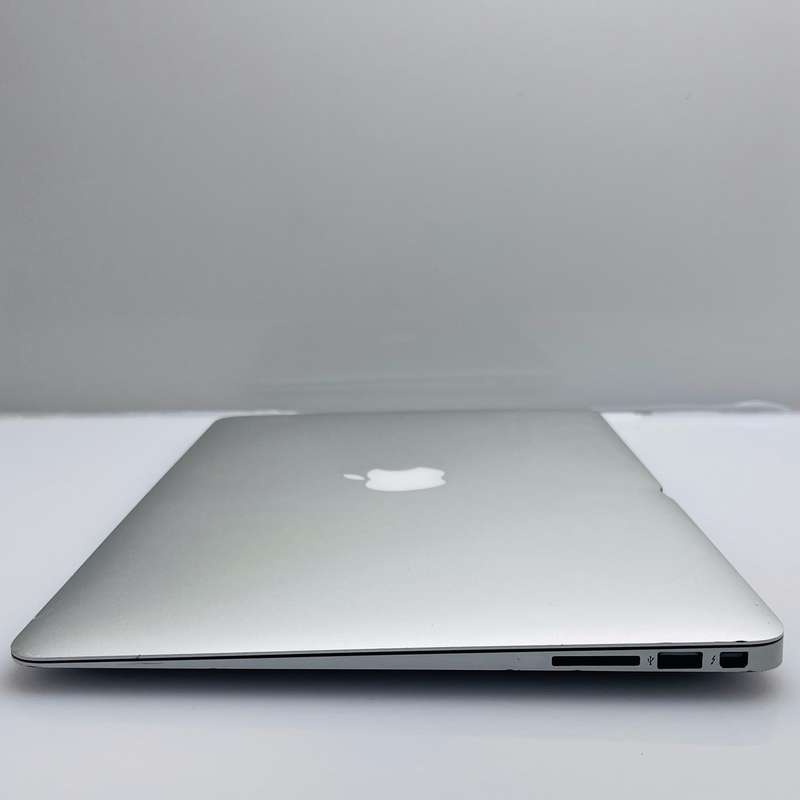 Apple MacBook Air 13-inch Core i5 1.6GHz (Early 2015) 8GB RAM 128GB SDD Silver