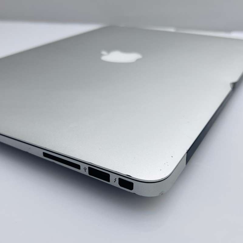 Apple MacBook Air 13-inch Core i5 1.6GHz (Early 2015) 8GB RAM 128GB SDD Silver