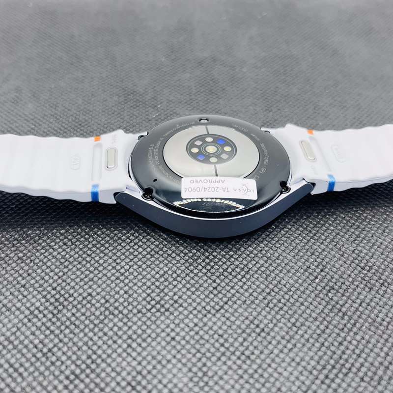 Samsung Galaxy Watch 7 44mm GPS Only Silver (3 Month Warranty)  Mint Condition