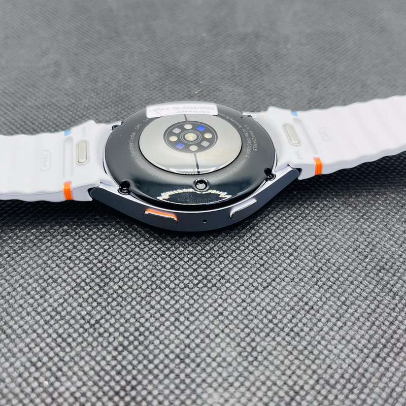 Samsung Galaxy Watch 7 44mm GPS Only Silver (3 Month Warranty)  Mint Condition