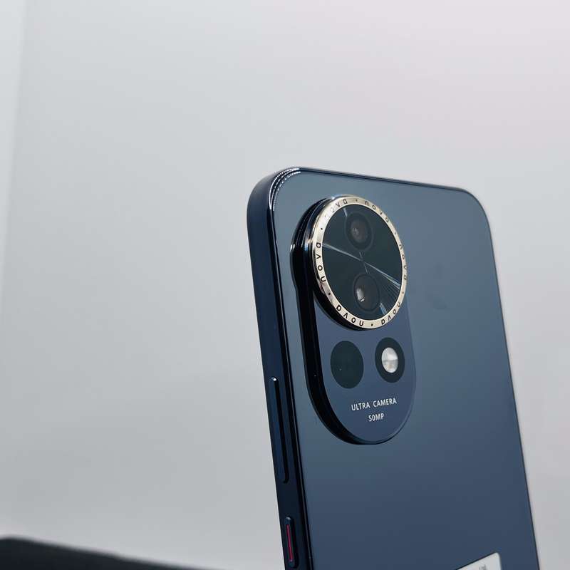 Huawei Nova 13 256GB Dual Sim Black (10 Year Warranty)  Mint Condition