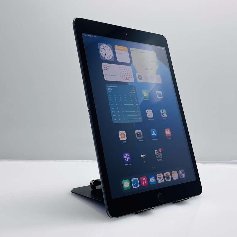 Apple iPad 10.2 7th Gen 32GB (Wifi Only) Space Grey - Faulty Battery And Dim Backlight