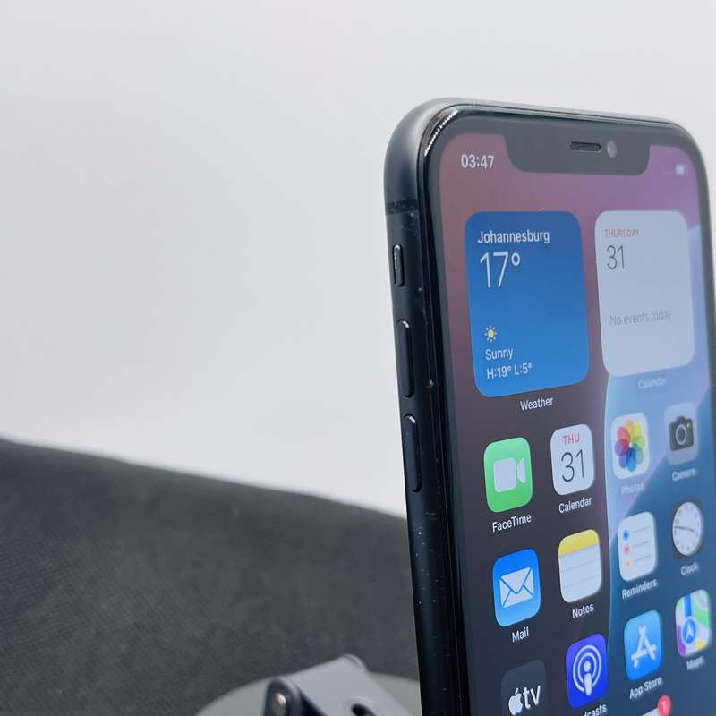 Apple iPhone 11 64GB Black (6 Month Warranty)