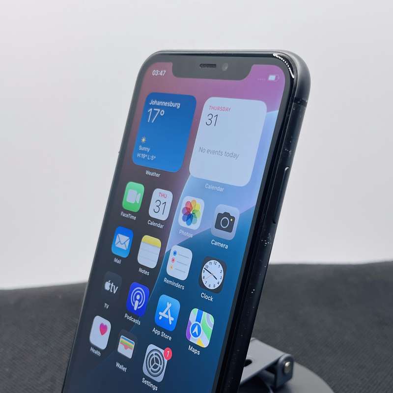 Apple iPhone 11 64GB Black (6 Month Warranty)