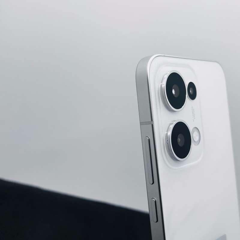 Oppo Reno 13 512GB Dual Sim Plume White (6 Month Warranty) - Mint Condition