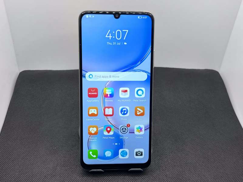 Huawei Nova Y71 128GB Dual Sim Gold - Cracked Camera