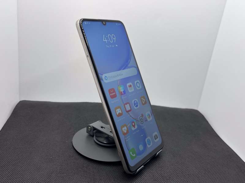 Huawei Nova Y71 128GB Dual Sim Gold - Cracked Camera