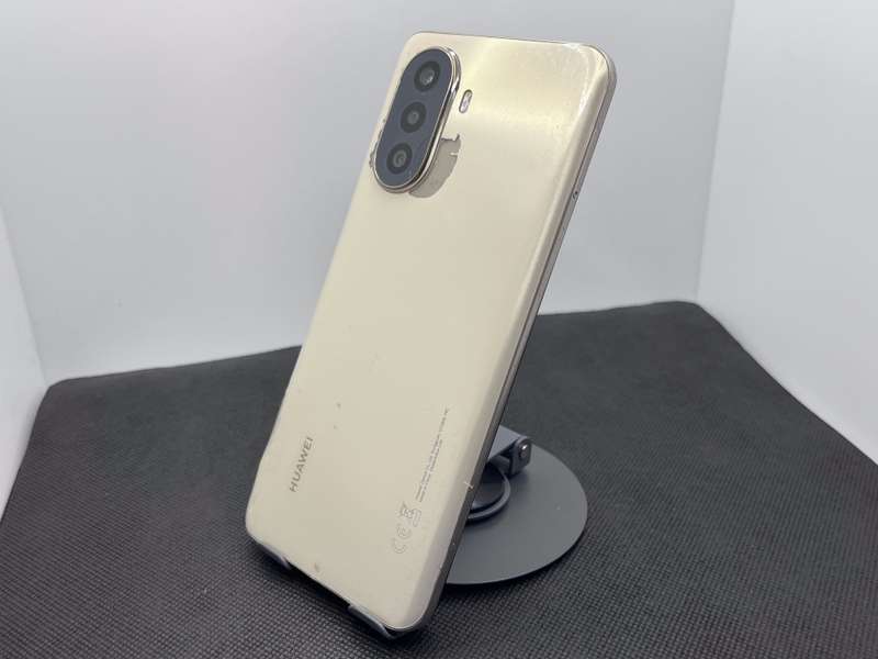 Huawei Nova Y71 128GB Dual Sim Gold - Cracked Camera