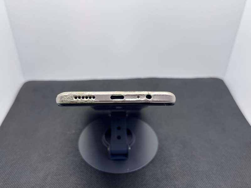 Huawei Nova Y71 128GB Dual Sim Gold - Cracked Camera